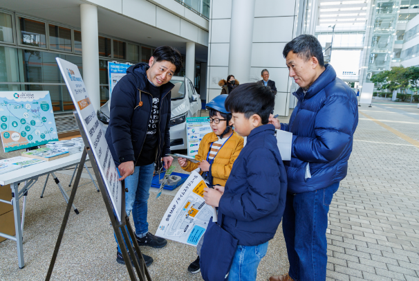 EVカーシェア展示（コスモ石油マーケティング株式会社）