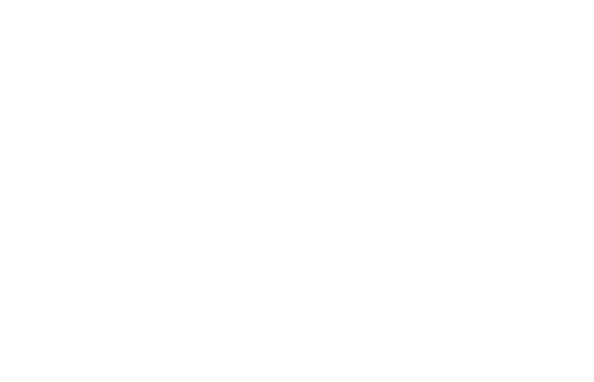 家族とソファーでくつろいでいる時